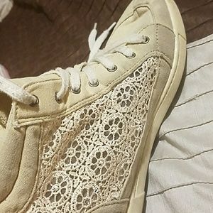 BONGO tan with a touch of silver shoes.